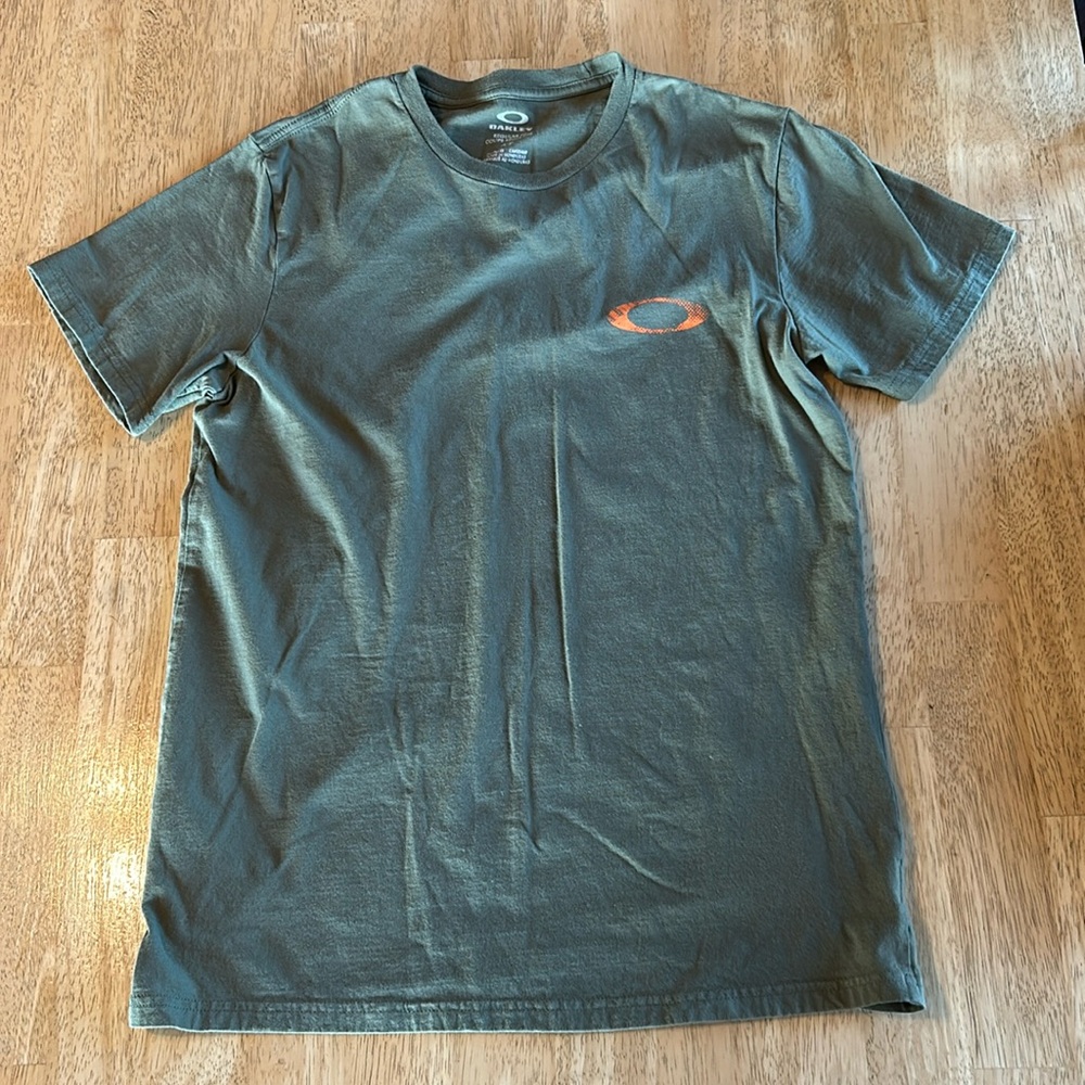 Oakley tee